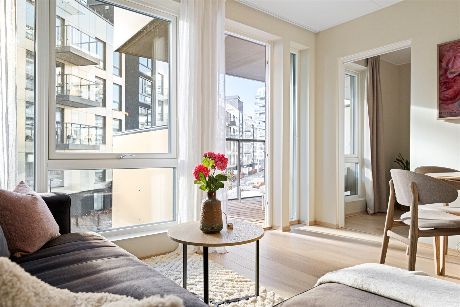 Fra stuen er det utgang til den flotte balkongen. Galleribilde