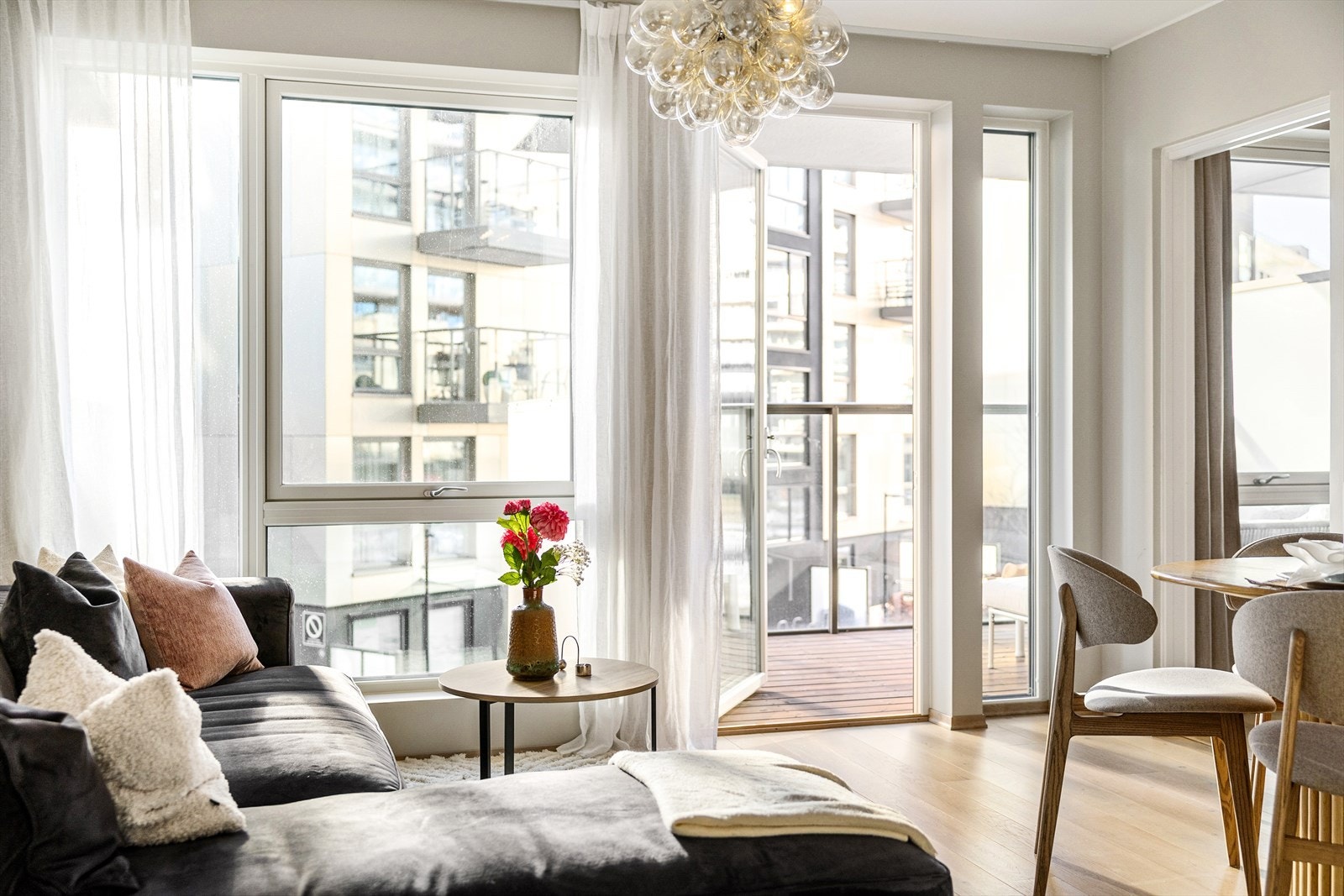 A-konto varmtvann og bredbånd er inkludert i felleskostnadene. Galleribilde