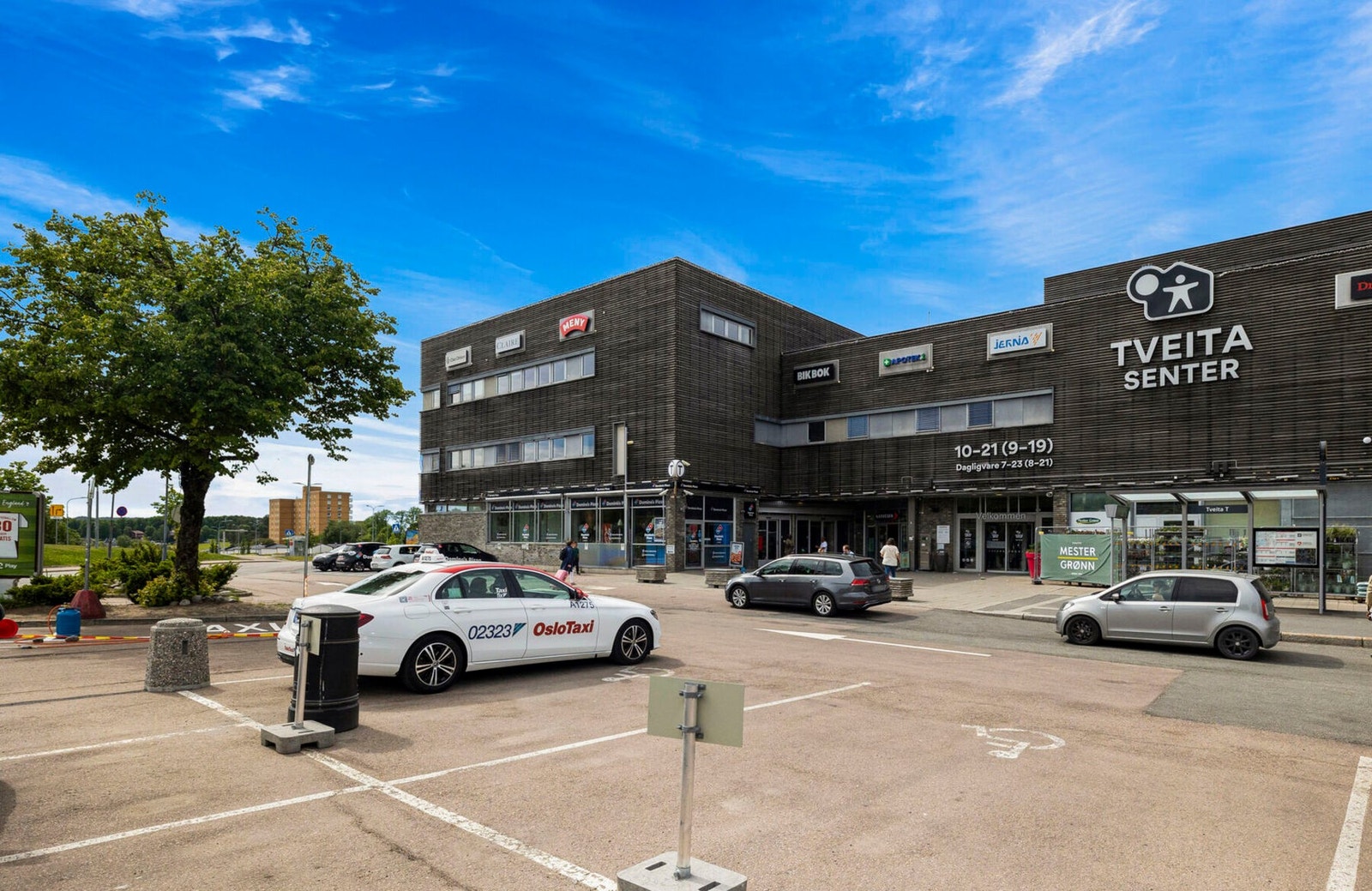 Tveita Senter ligger i kort gangavstand fra boligen, og har et godt servicetilbud Galleribilde