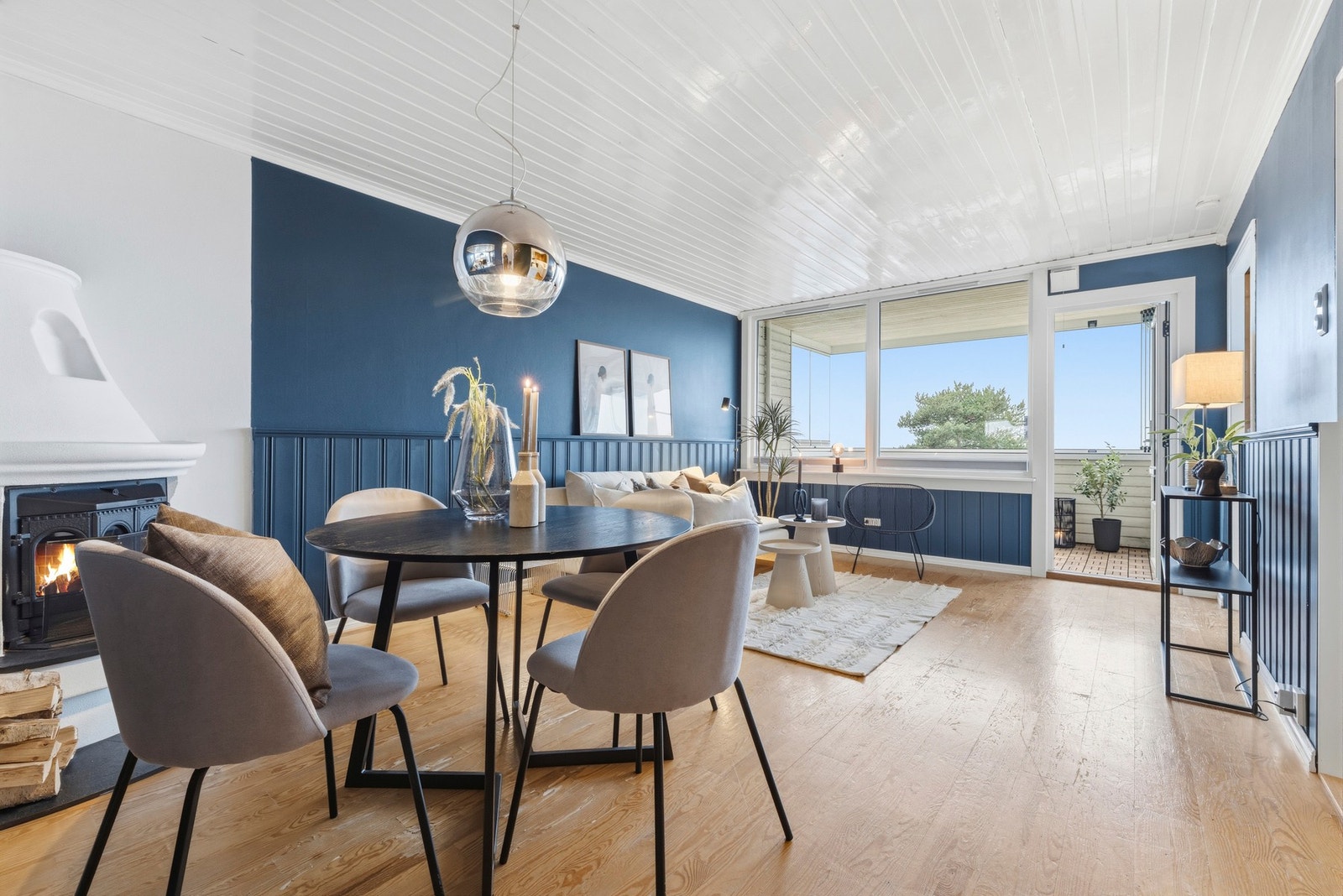 Velkommen til Kristins vei 40 - en innbydende 2-roms leilighet med svært god intern beliggenhet i borettslaget! Galleribilde