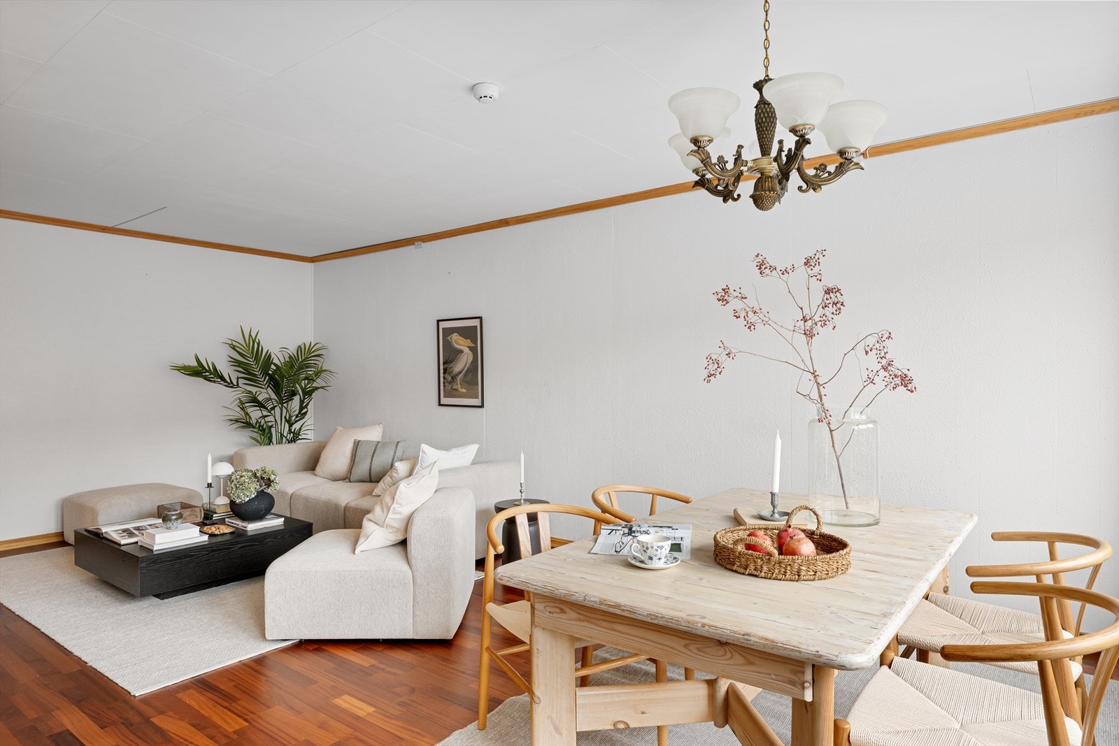 God plass til å møblere både sofa og spisebord Galleribilde