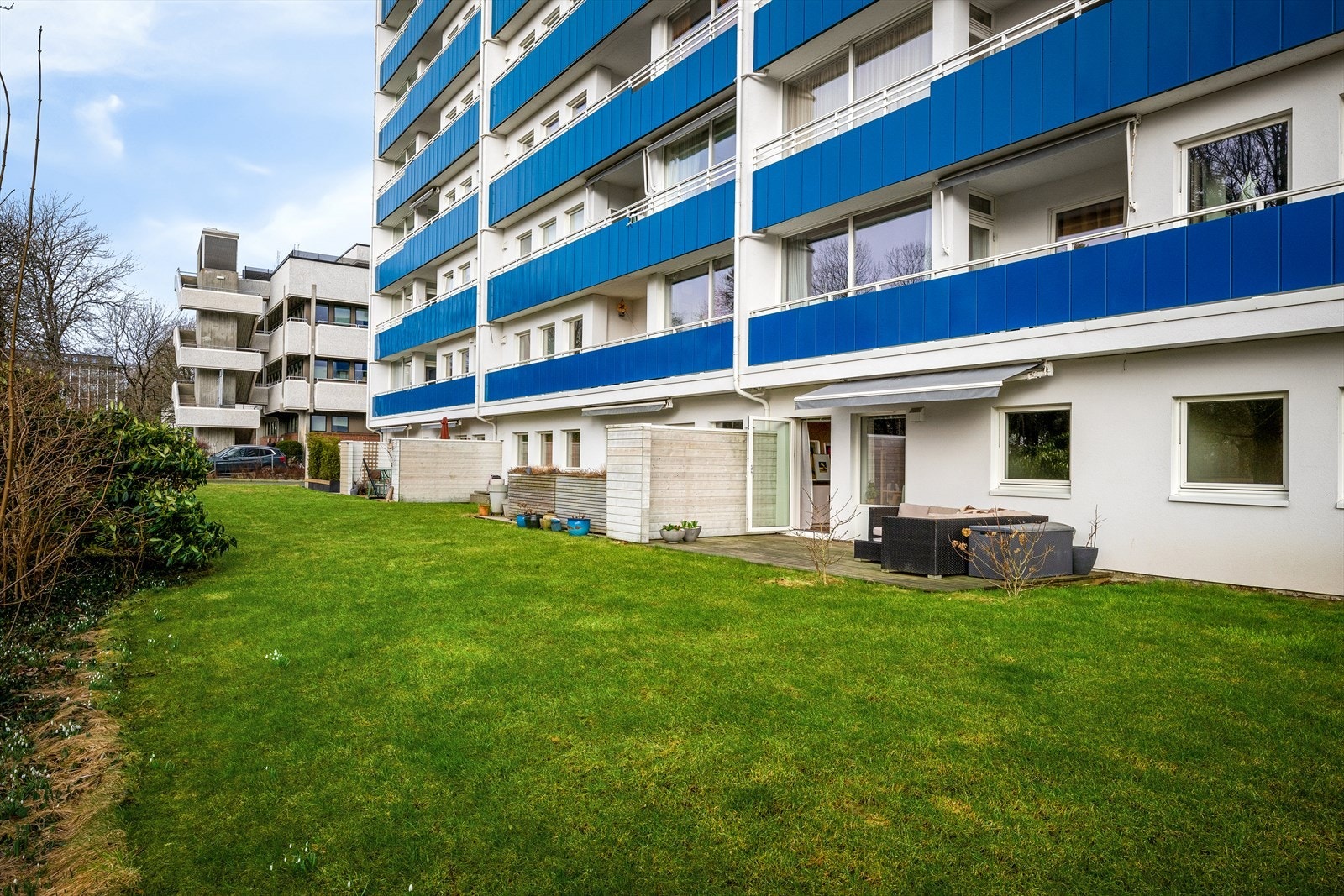 Rett i parken. Tilbaketrukket og sentralt. Optimal plassering. Borettslaget har de senere år renovert både fasade, vinduer, heis, elskap, drenering og rør i bygget. Galleribilde