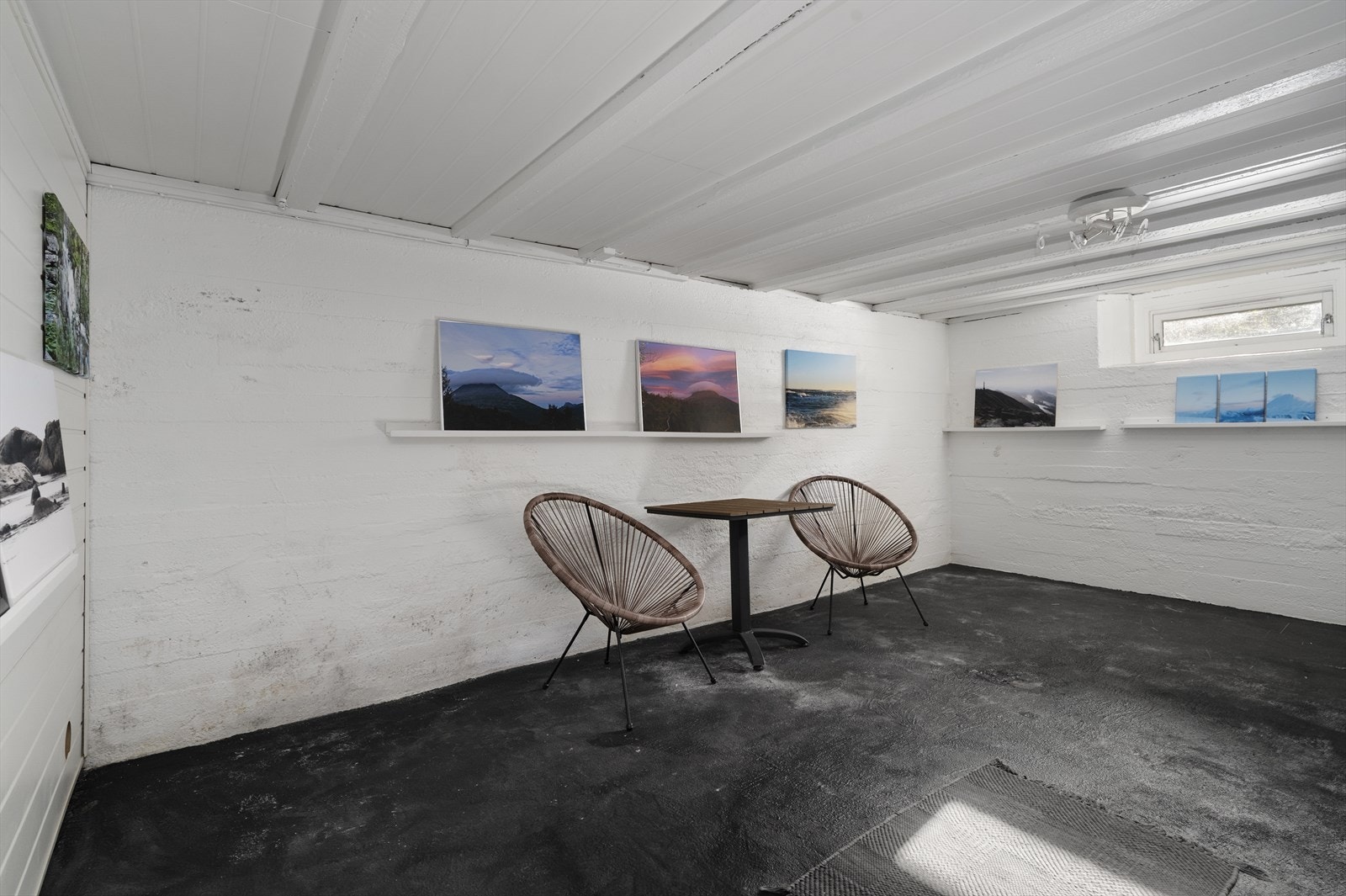 Kjellerrom! Galleribilde