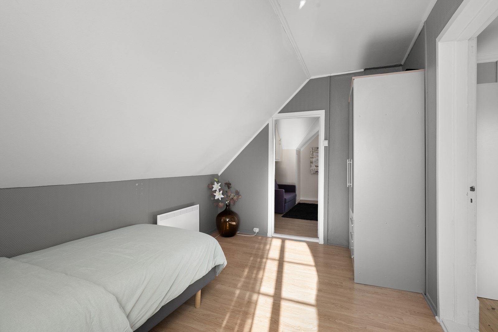 Det er for øvrig også garderobeløsninger på de andre soverommene. Galleribilde