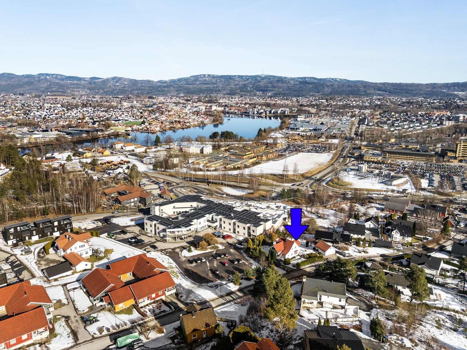 Eiendommen ligger i Moflata og Gimsøy skolekrets. Galleribilde