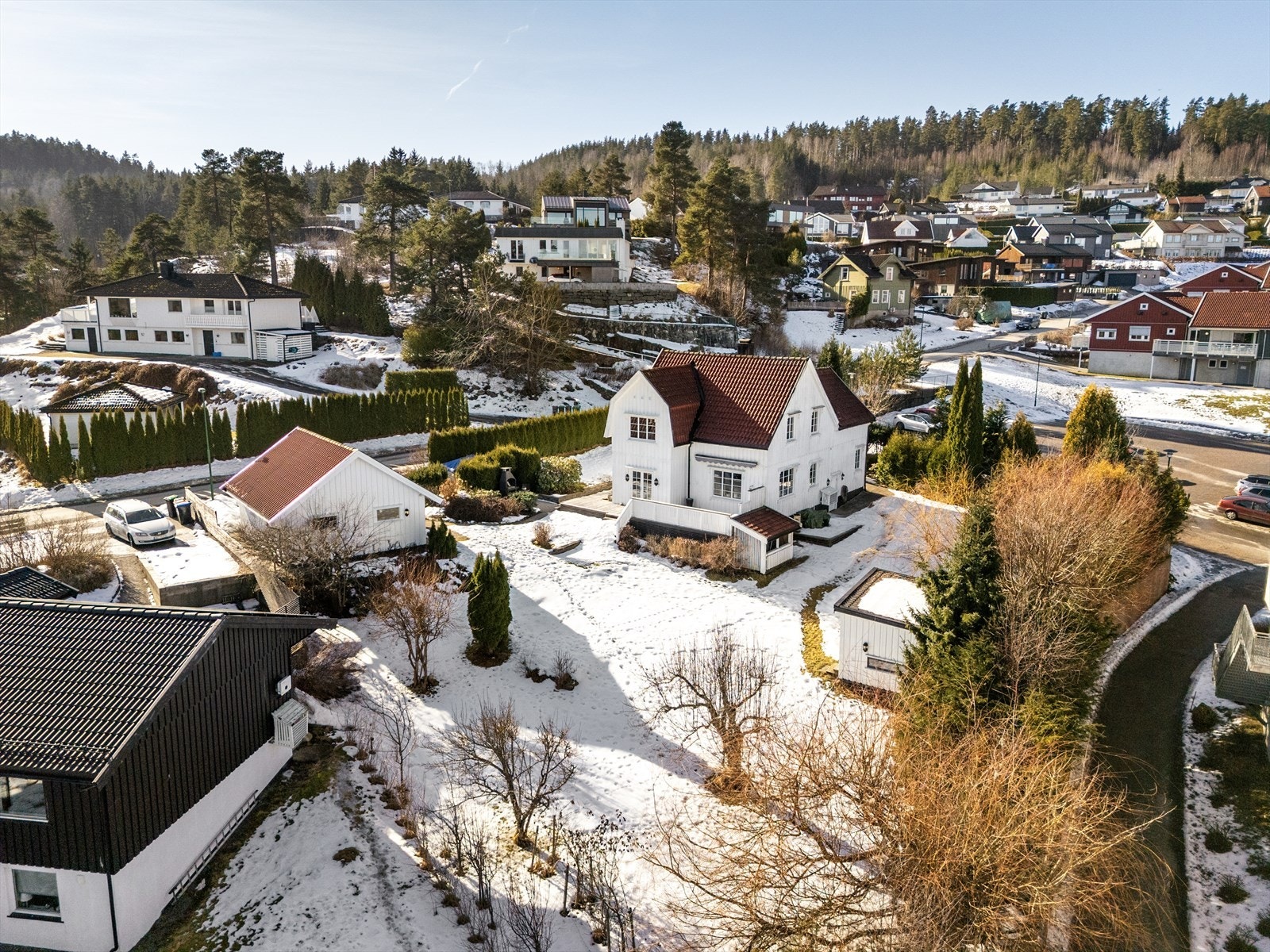 Det er byttet kledning og etterisolert i 1985. Galleribilde