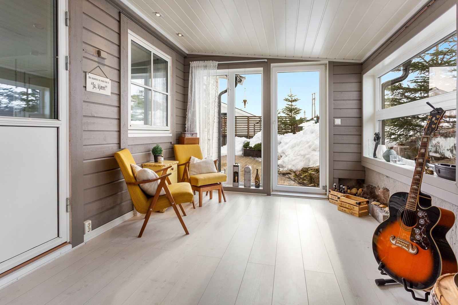 Det er etablert vinterhage i bakkant av boligen. Galleribilde