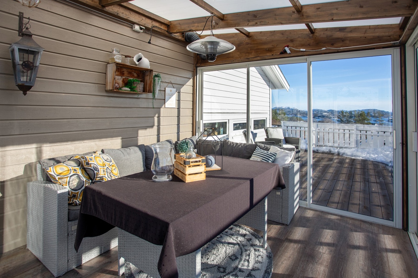 Innglasset del av terrassen Galleribilde