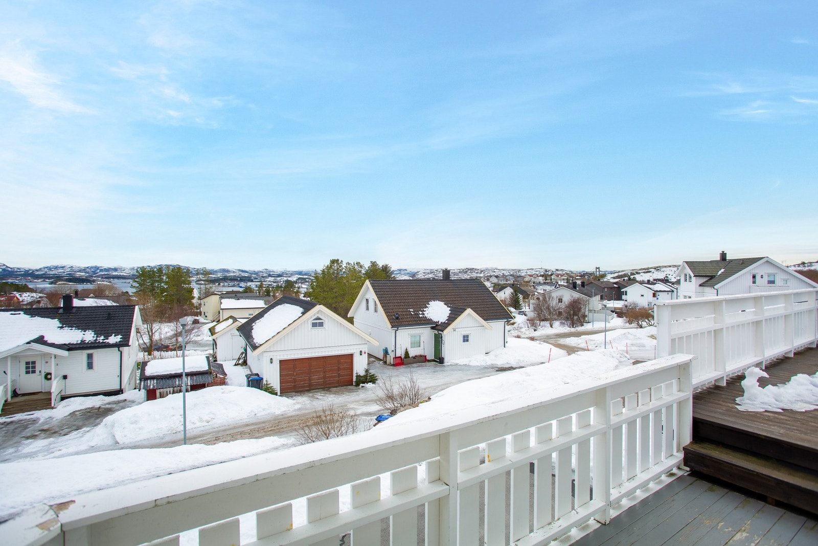 Terrassen har vid utsikt og gode solforhold. Galleribilde