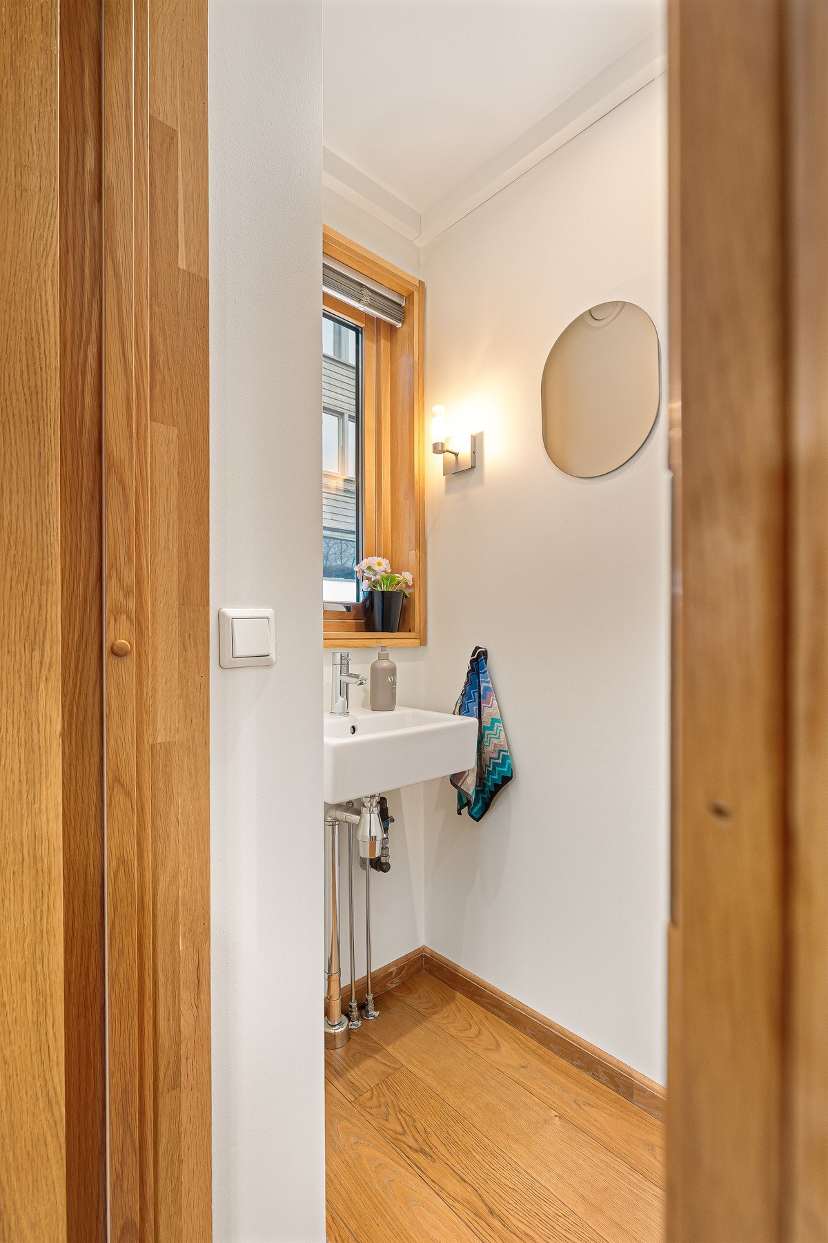 Praktisk separat toalett i 1. etasje Galleribilde