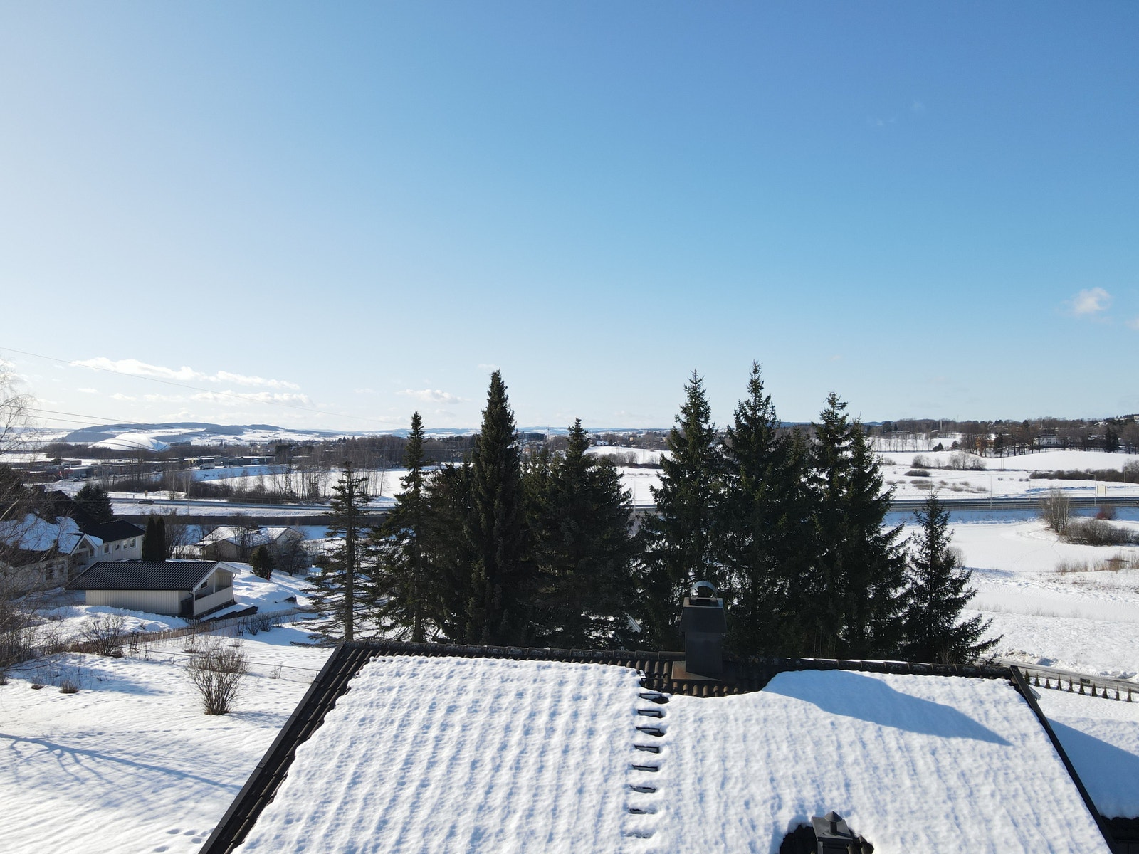 Dronebilde mot vest Galleribilde