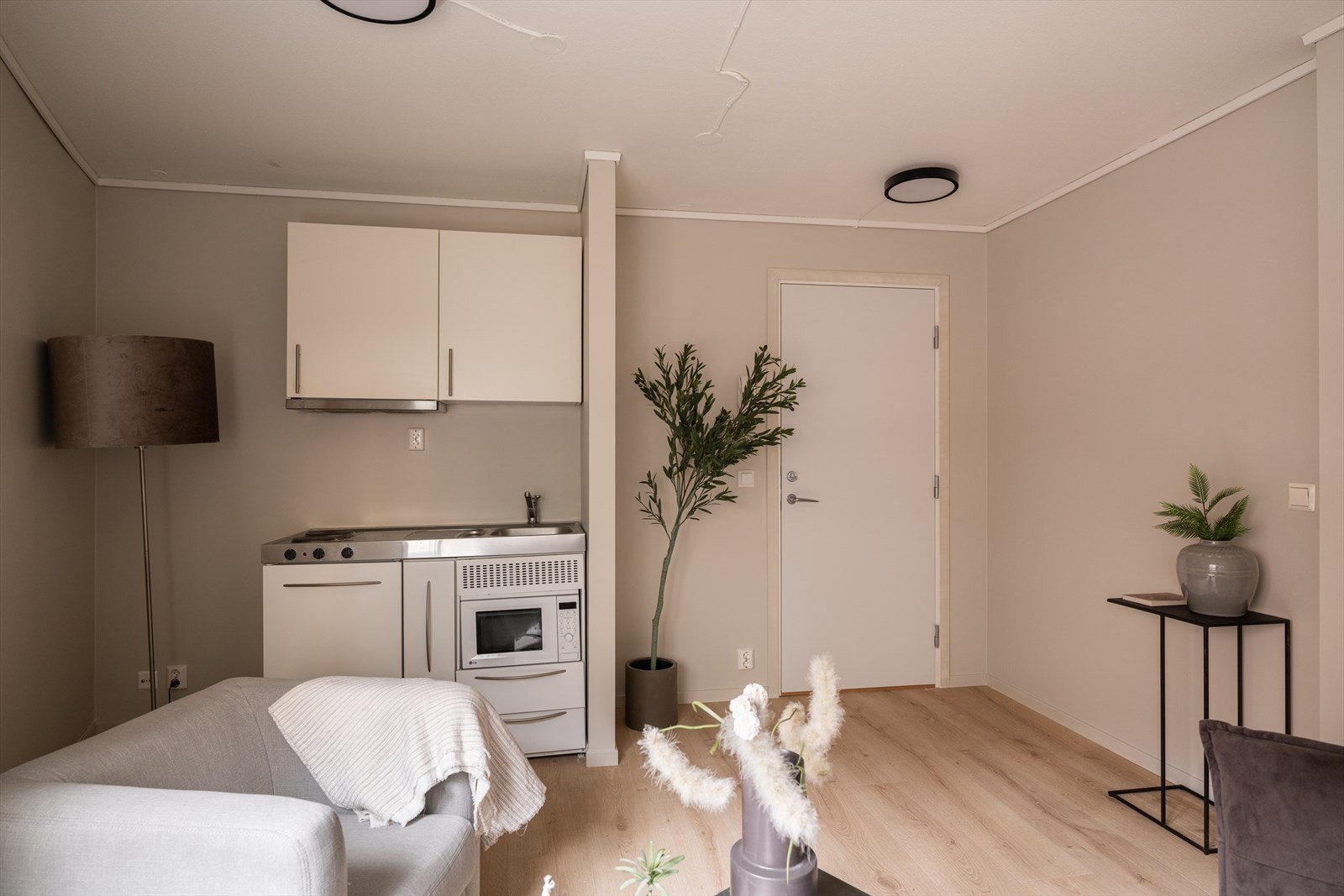 Svært lave felleskostnader som inkluderer strøm (akonto), oppvarming, varmtvann og TV/internett. Galleribilde