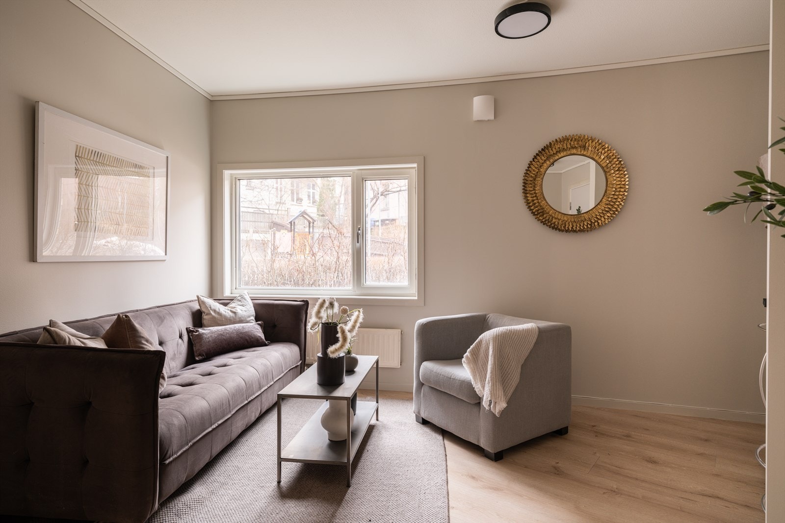 En lys og arealeffektiv 1-roms med rolig beliggenhet mot indre gård. Galleribilde