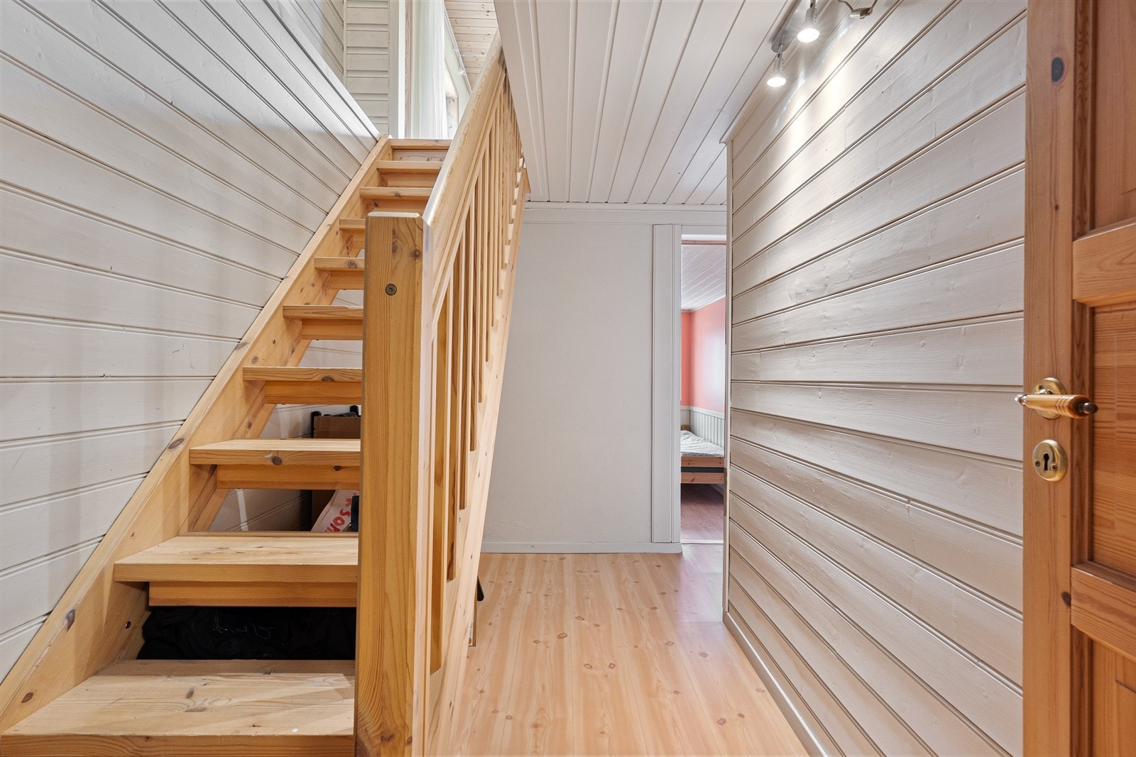 Trapp ned til underetasjen. Galleribilde