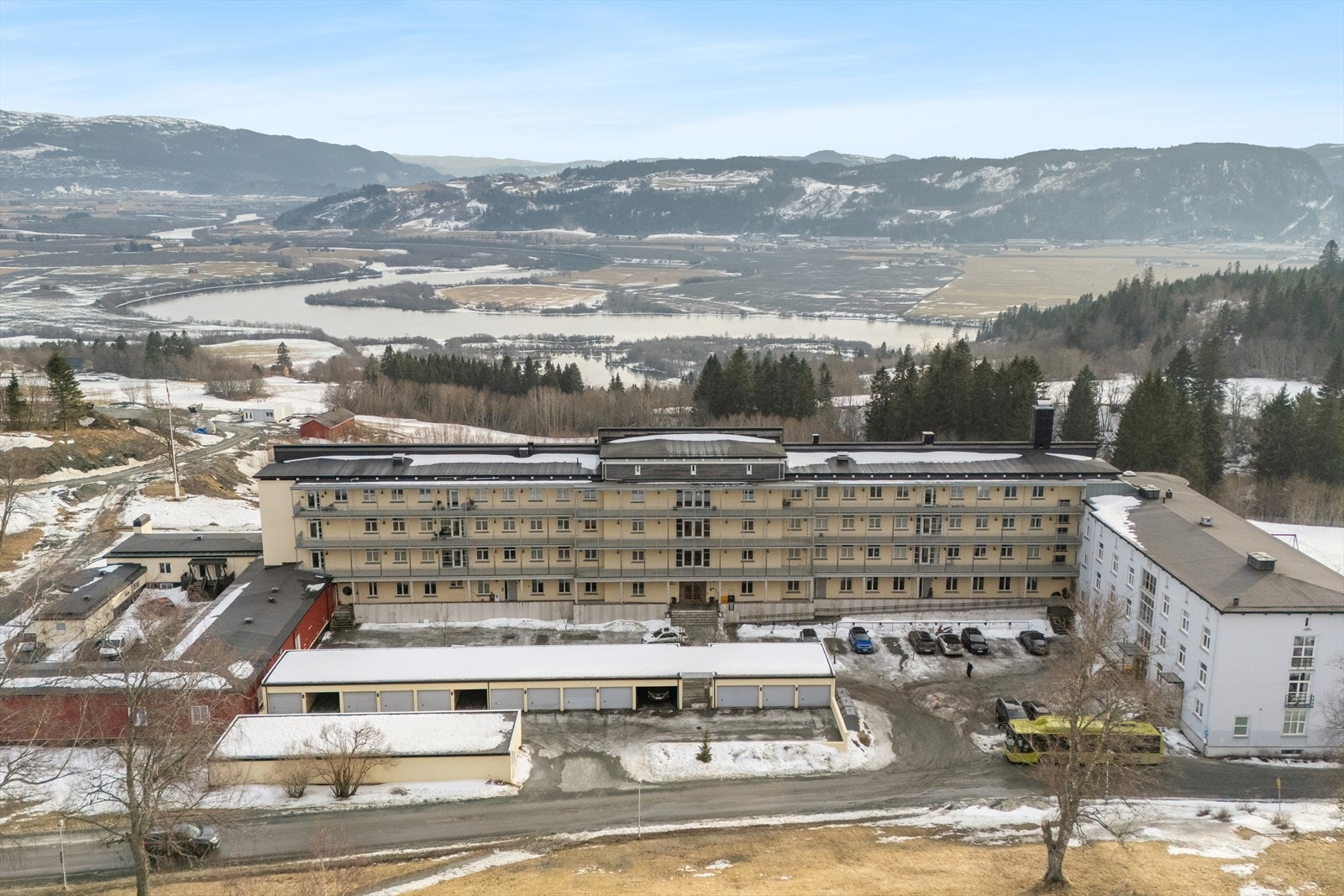 Husk å melde deg på visning! Galleribilde