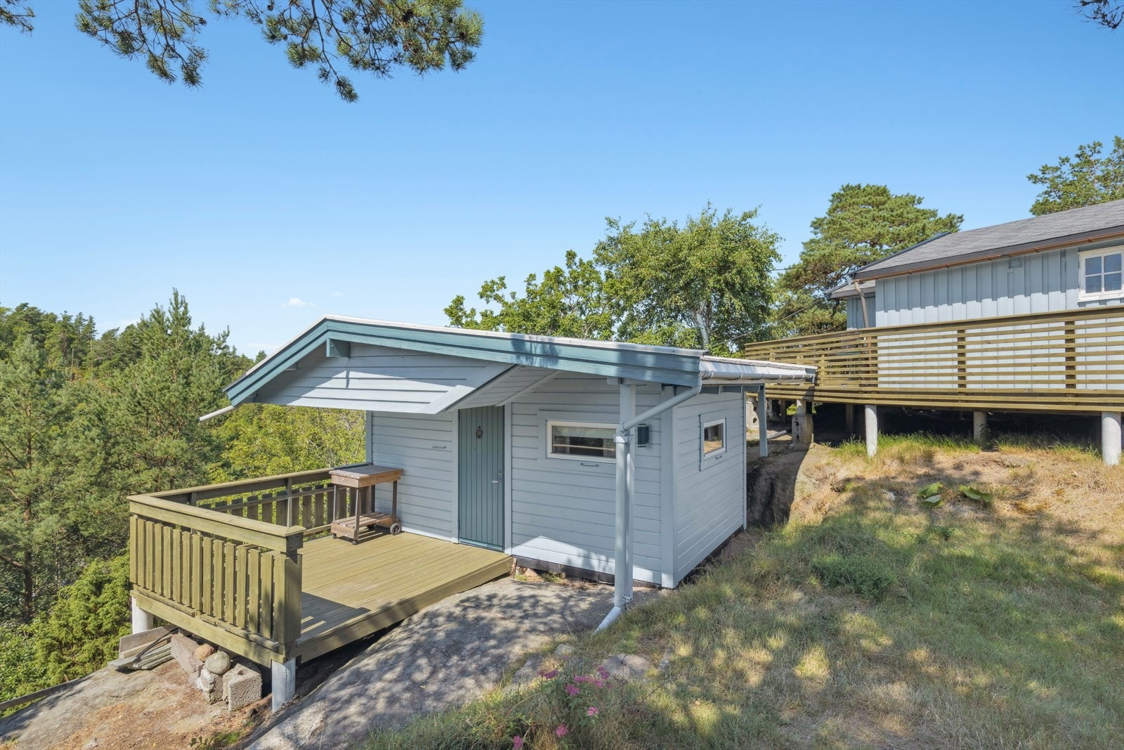 Separat anneks med soveplass og terrasse Galleribilde