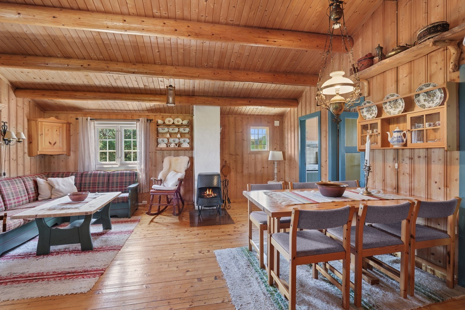 Peisen varmer godt på tidlig på våren eller sent på høsten Galleribilde