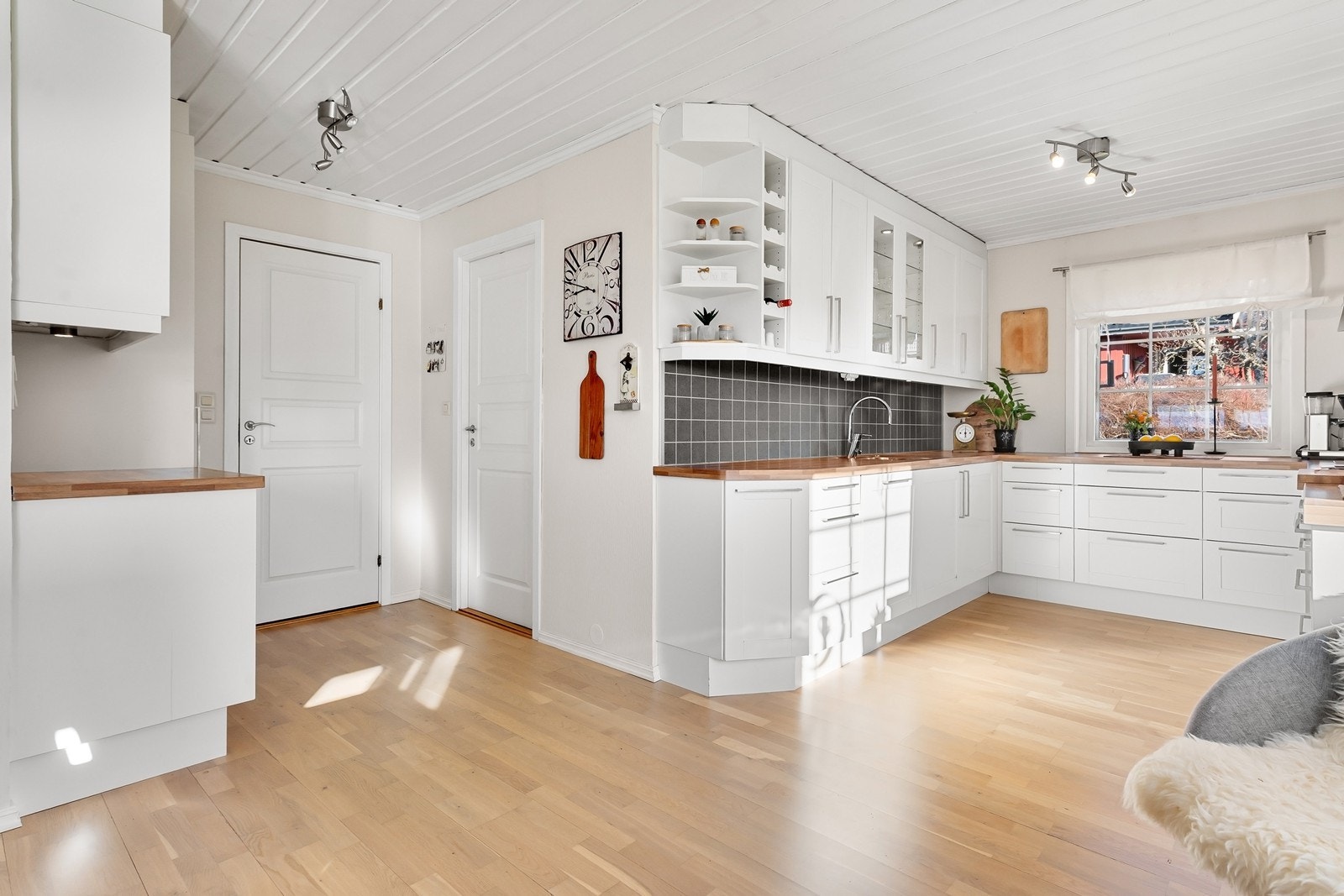 God arbeidsflyt og funksjonelle løsninger gjør matlagingen til en enkel oppgave. Galleribilde