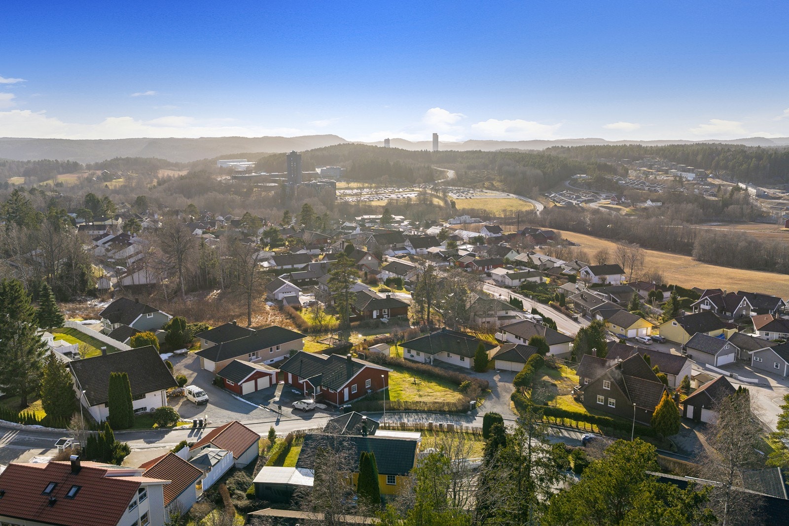 Området byr på gode turmuligheter med kort vei til skog og mark. Galleribilde