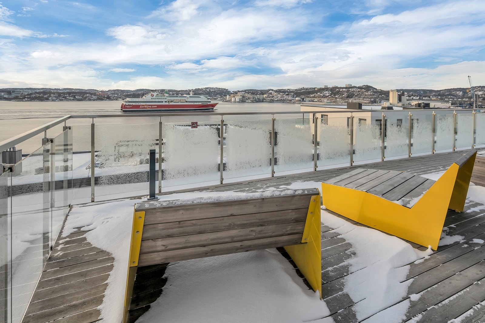 Stor solrik felles takterrasse med nydelig sjøutsikt! Galleribilde