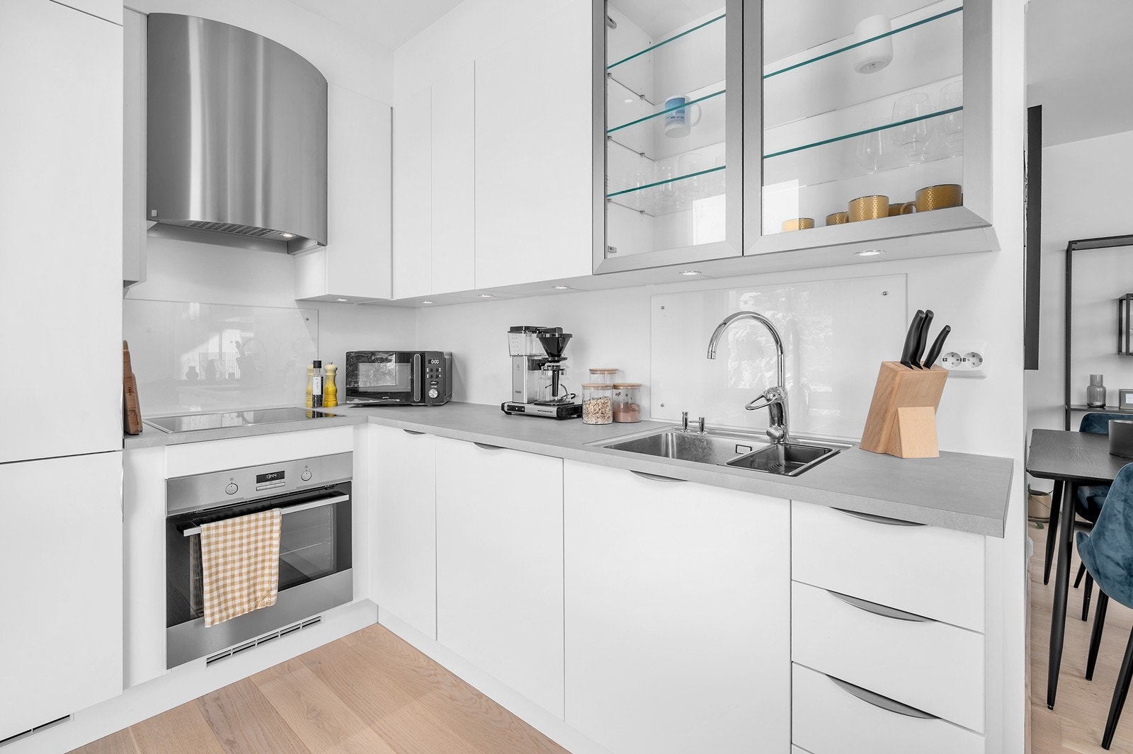 Leiligheten fremtrer i svært god teknisk stand med ingen tg2/tg3 tilstandsgrader i rapporten. Galleribilde