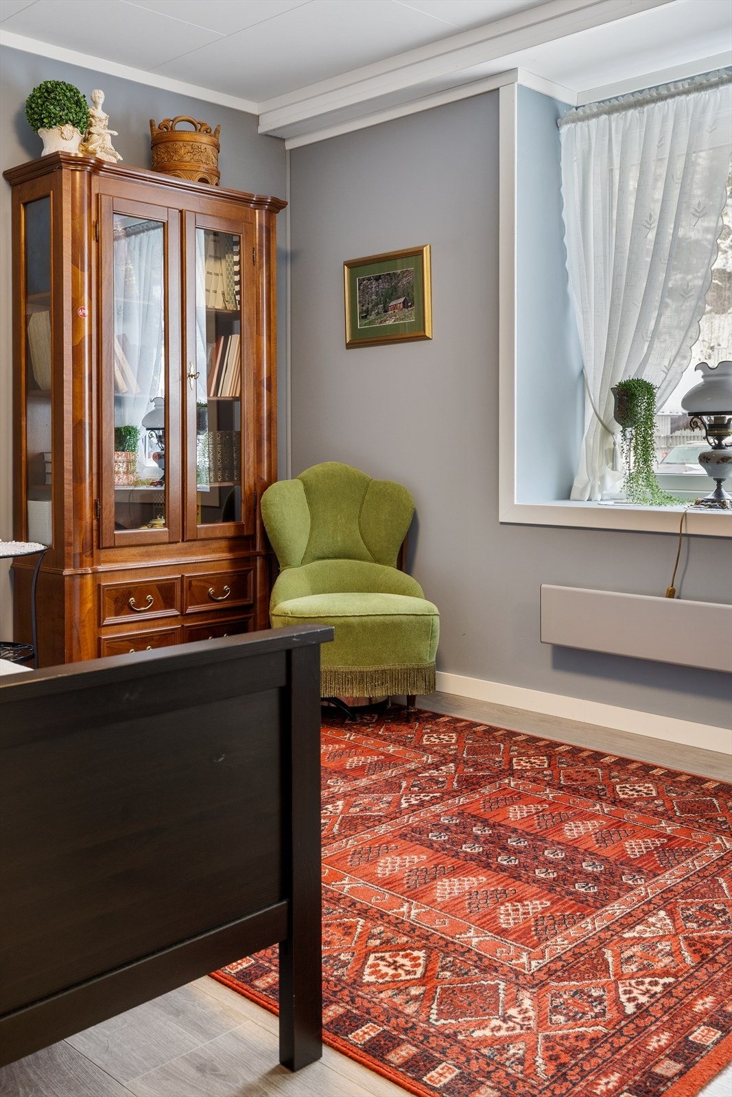 Rommene er utstyrt med panelovner for oppvarming. Galleribilde