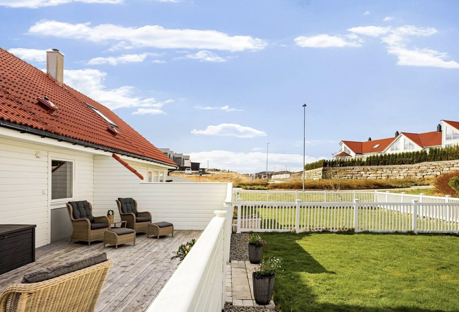 Hagen har også bærbusker og fruktre Galleribilde