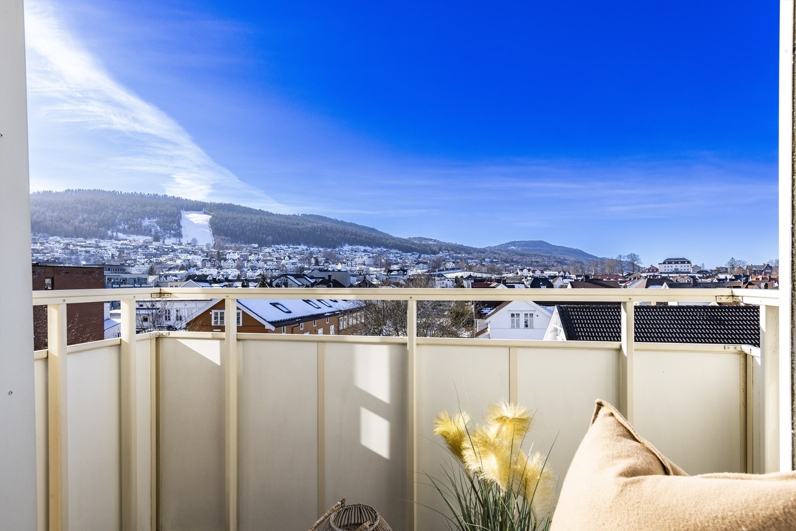 Fra fjerde etasje har man en åpen og fin utsikt over nærområdet. Galleribilde