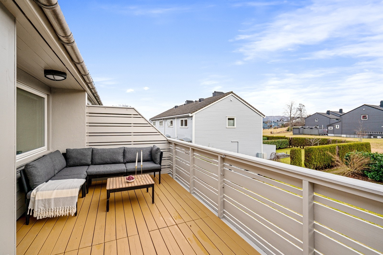 Stor flott og sydvendt balkong Galleribilde