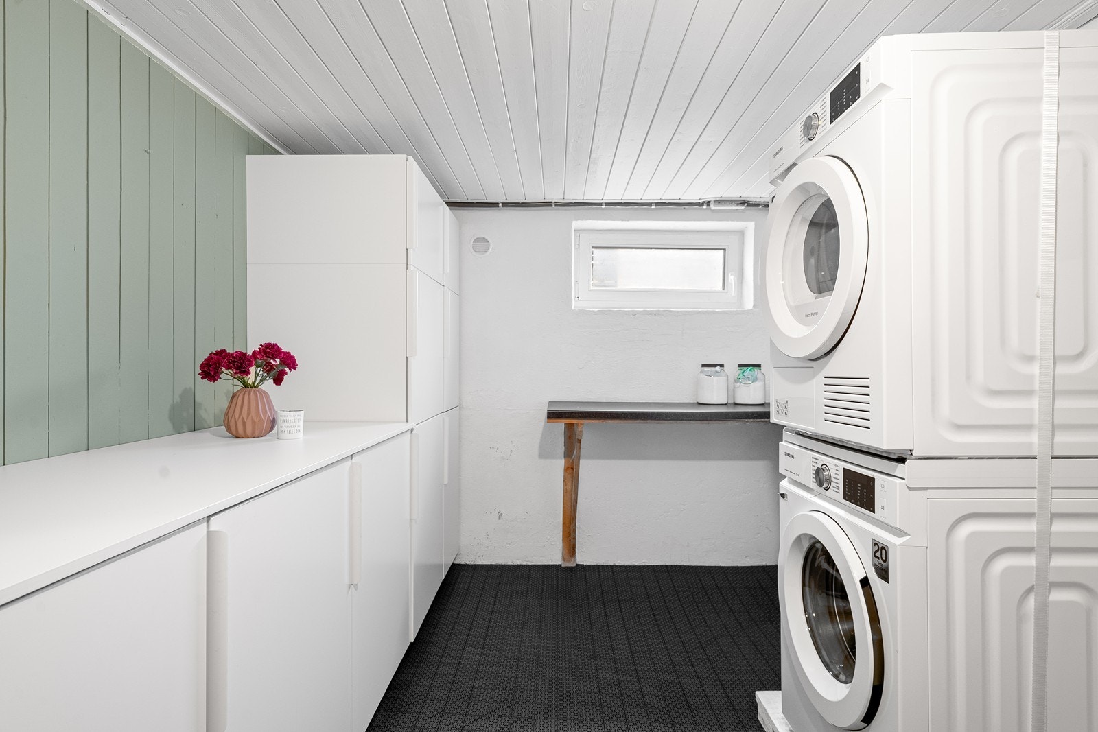 Vaskerom Galleribilde