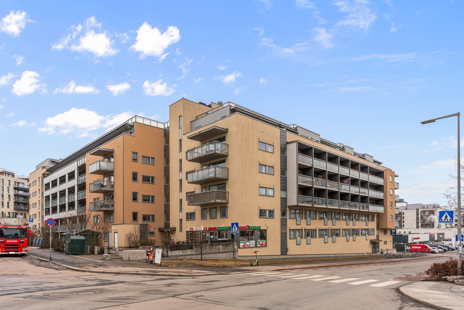 Sameiet består av 186 seksjoner, hvorav 183 leilighetsseksjoner og 3 næringsseksjoner. Galleribilde