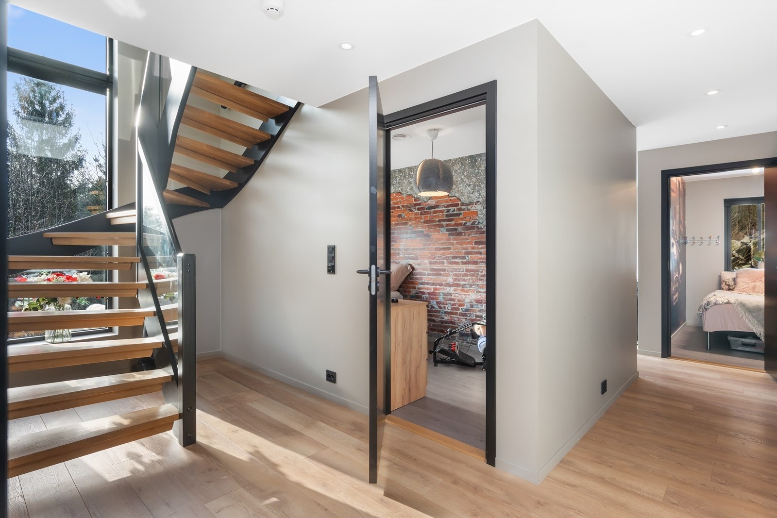 Trappegang underetasje Galleribilde