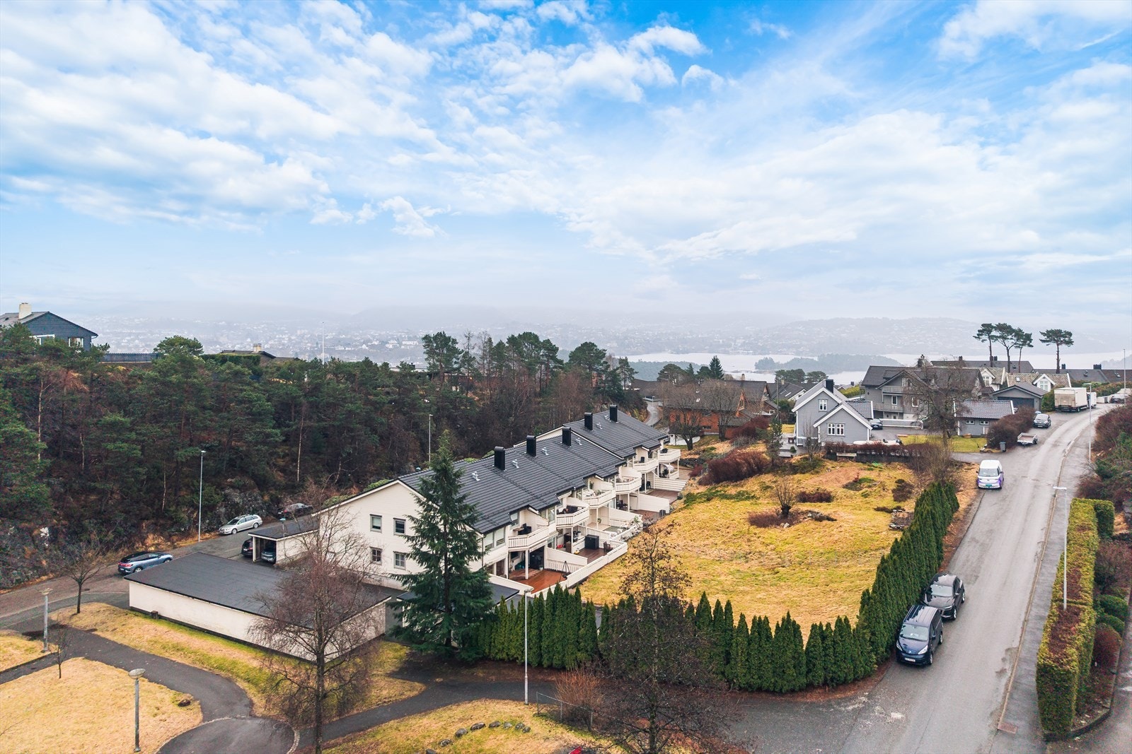 Badeplasser ved Kyrkjetangen og Langestranden innen rimelig avstand. Galleribilde