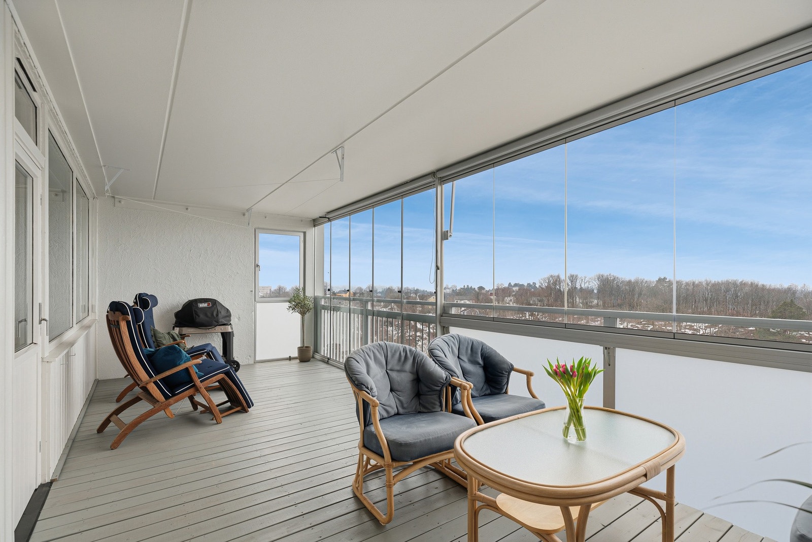 Verandaen er fullstendig uten innsyn Galleribilde