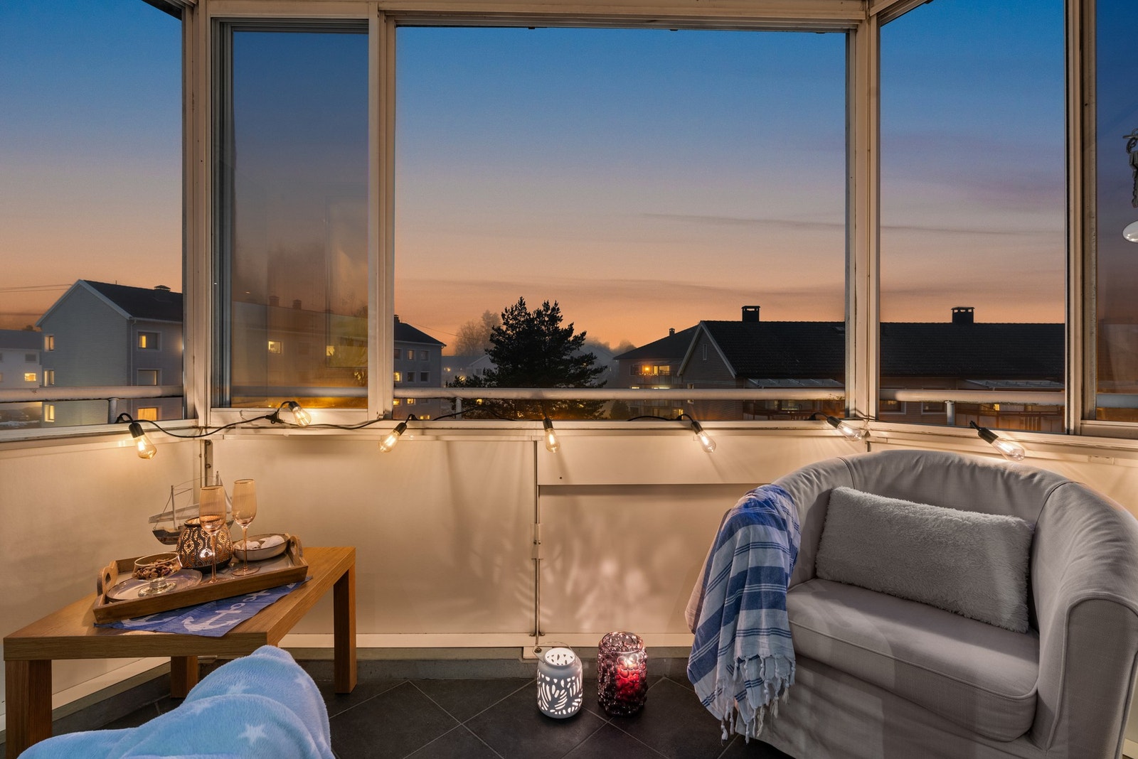 Nyt varme kvelder. Galleribilde