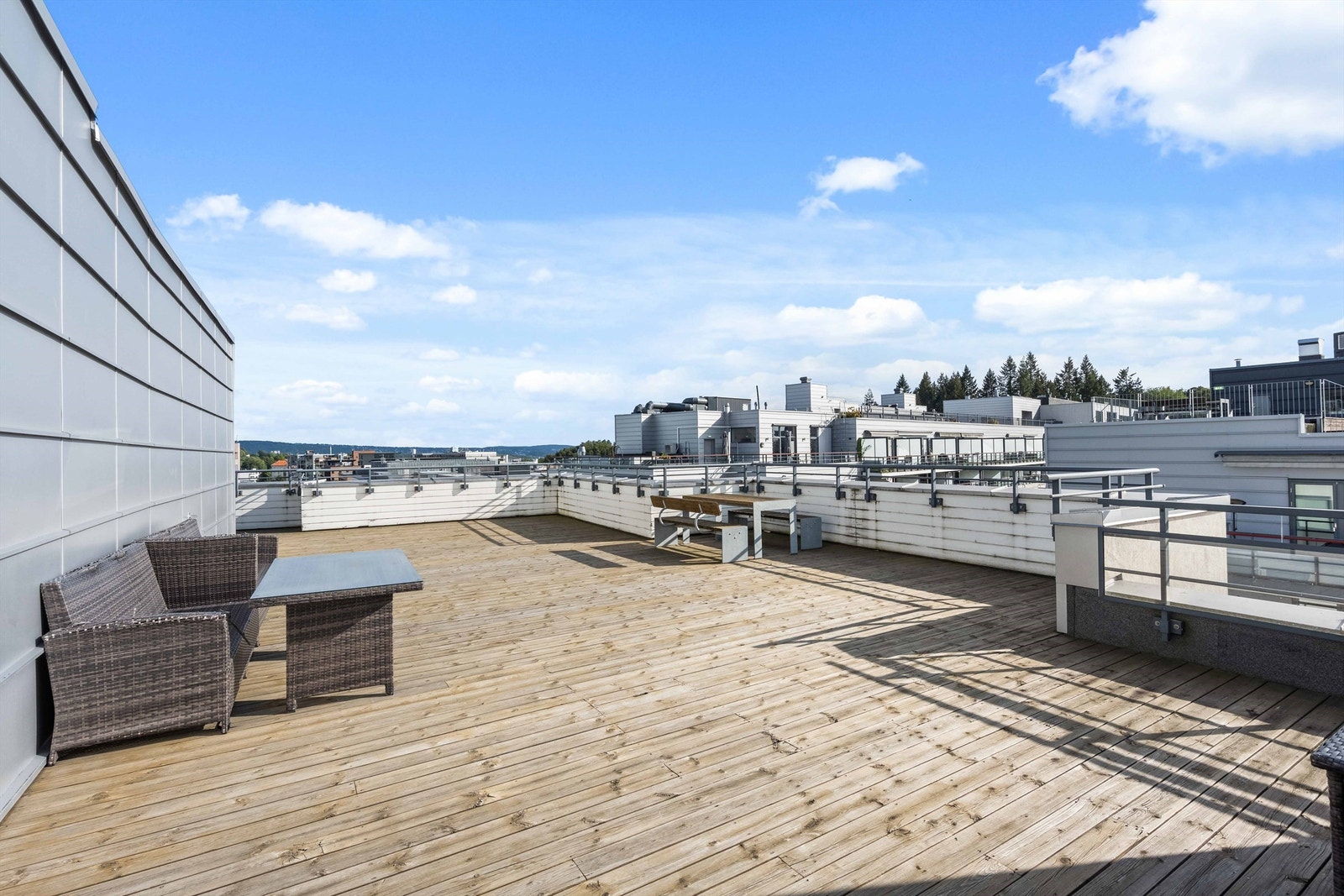 Borettslaget har store, felles takterrasser med gode solforhold og utsikt. Galleribilde