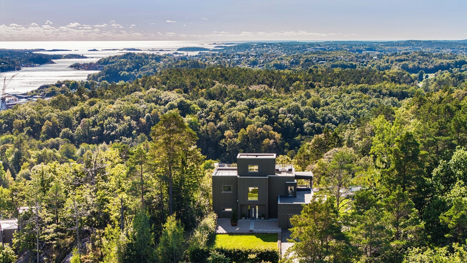 Boligen har en helt rå beliggenhet Galleribilde