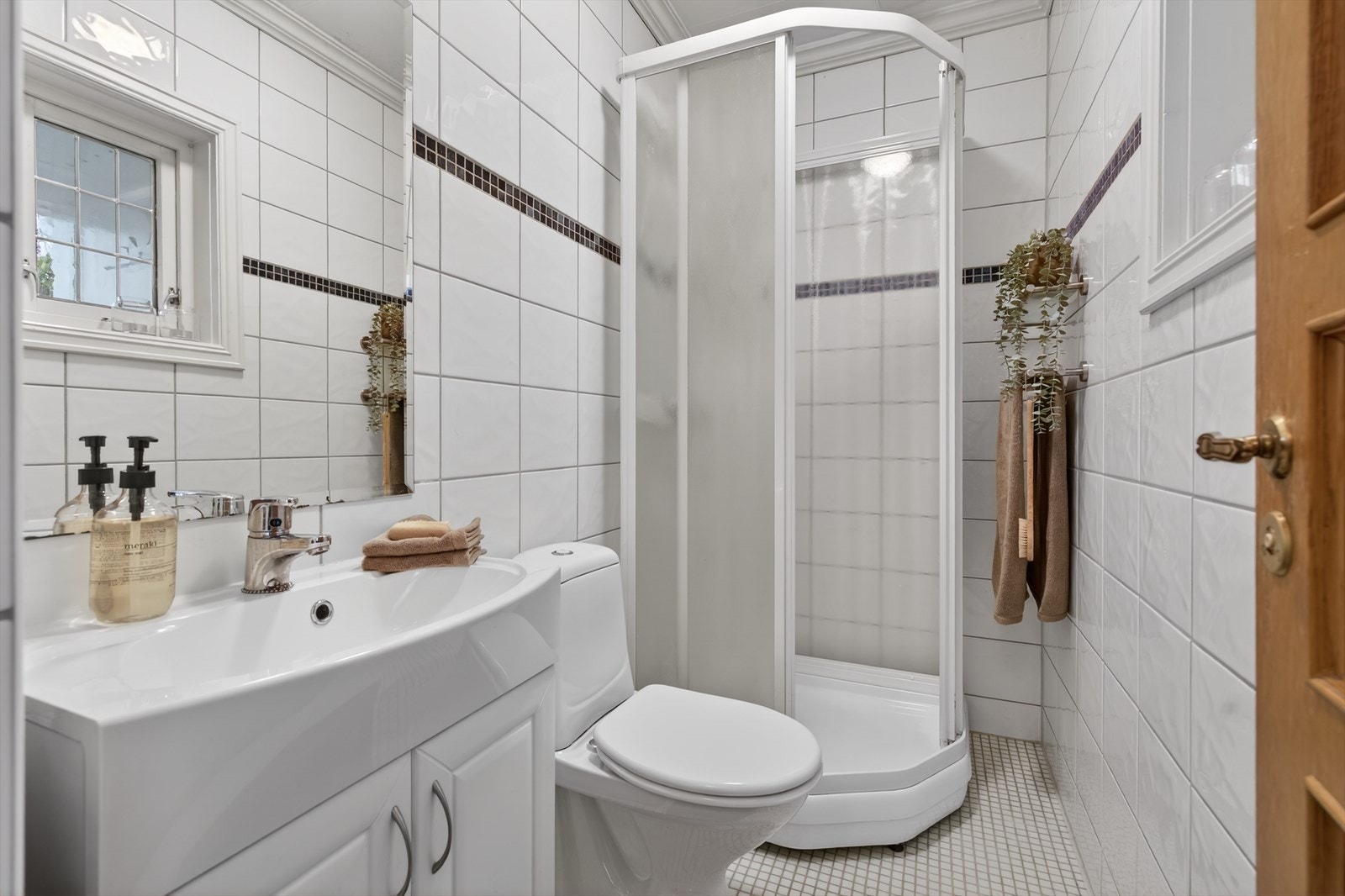 Bad i første etasje Galleribilde