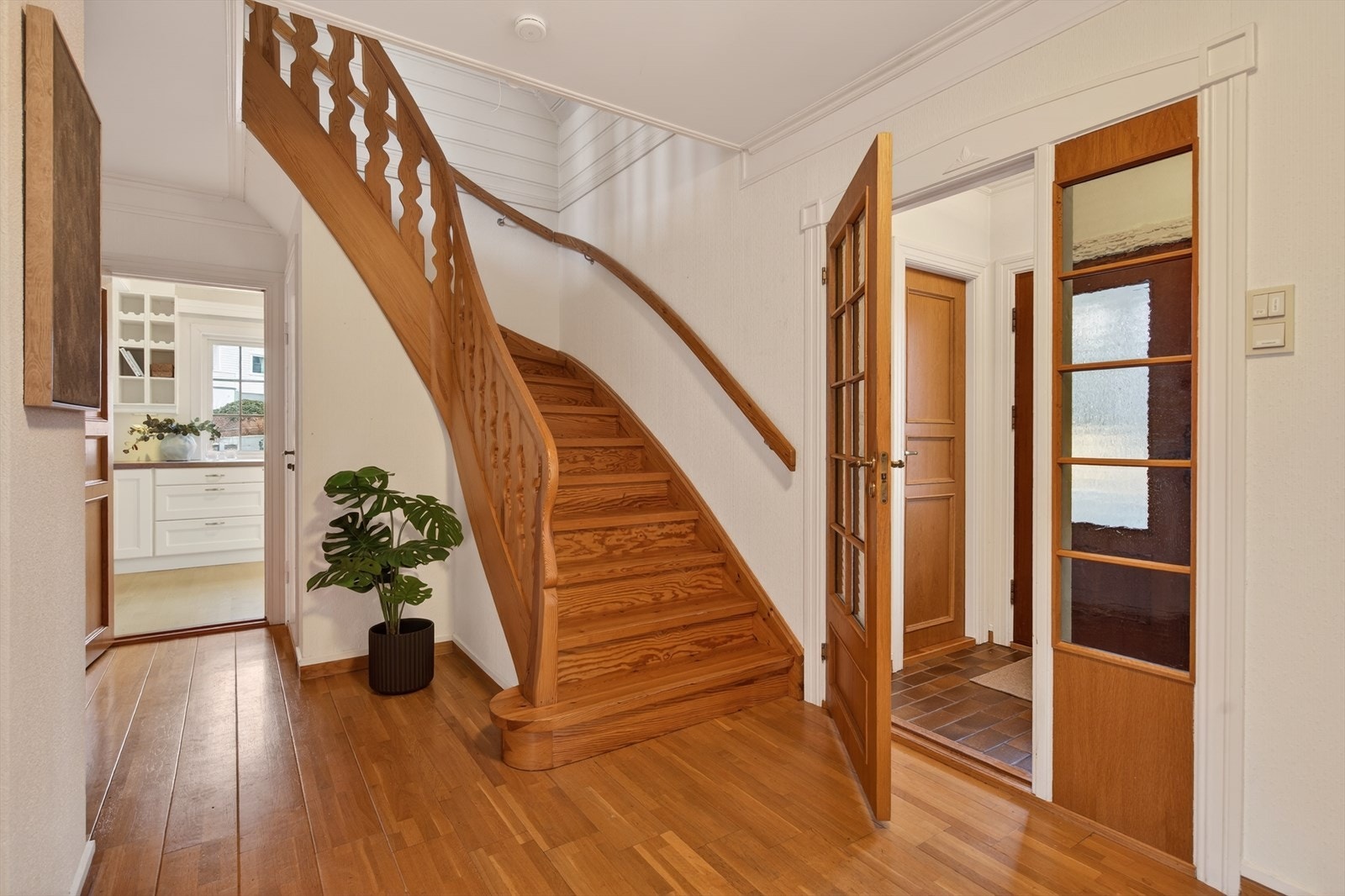 I 3 etasje finner du fire soverom, loftstue samt bad Galleribilde