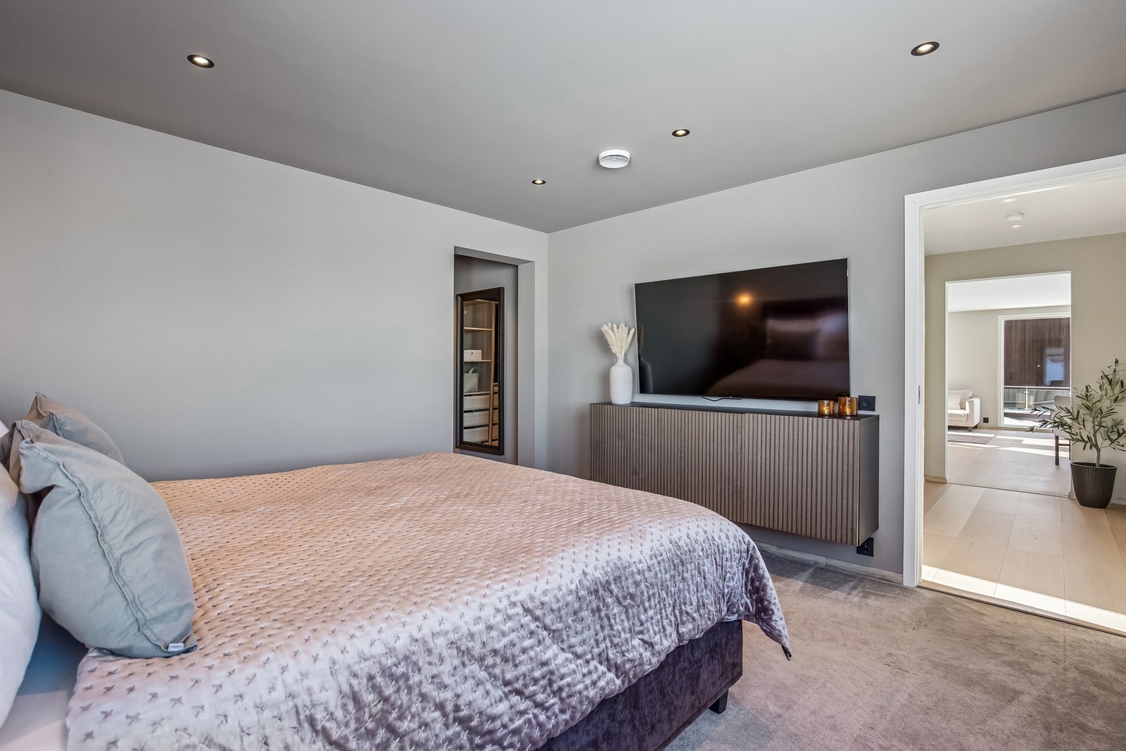 Hovedsoverom med garderoberom Galleribilde