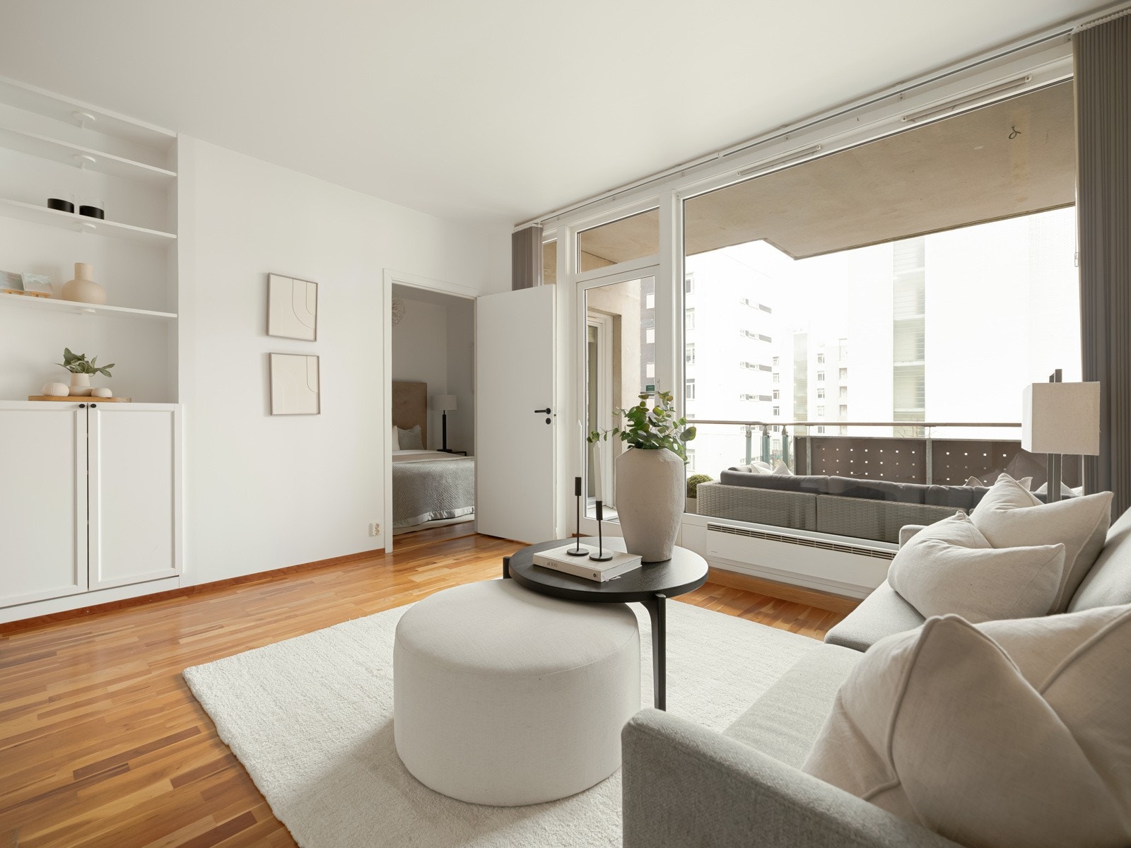 Dette er en lys og moderne 2-roms selveier i nyere bygg fra 2006. Galleribilde