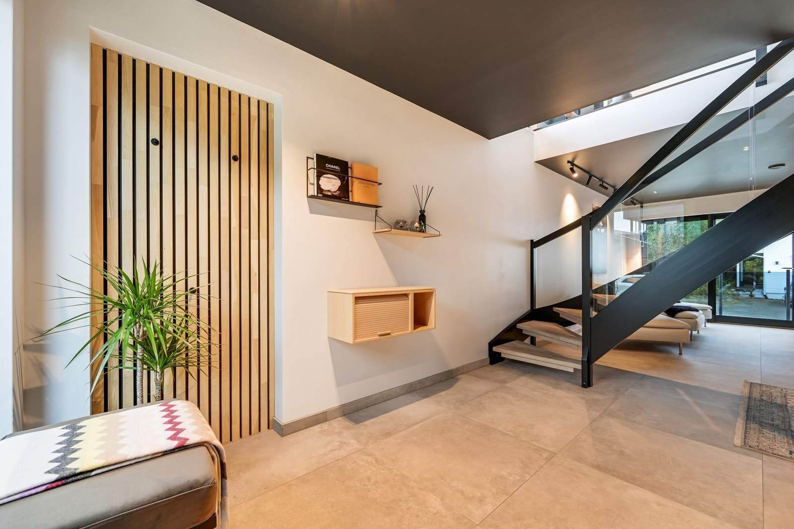 Hall med trapp til 2.etg Galleribilde