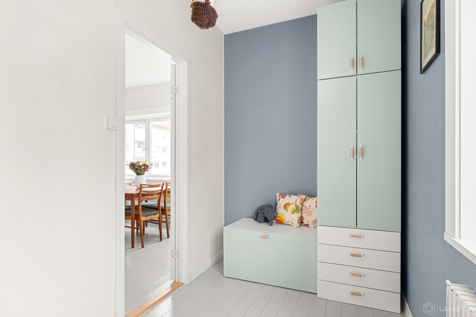 Soverom 2 er et lyst og hyggelig rom med flere gode bruksmuligheter. Galleribilde