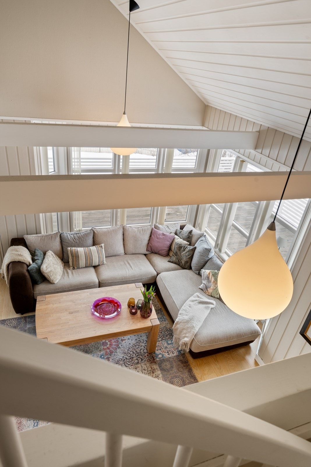 Loftsetasjen har en takhøyde på opptil 2,37 meter. Galleribilde