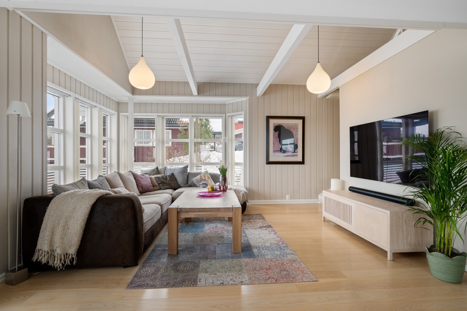 Boligens 192 kvm bra-i er godt fordelt over tre plan. Galleribilde