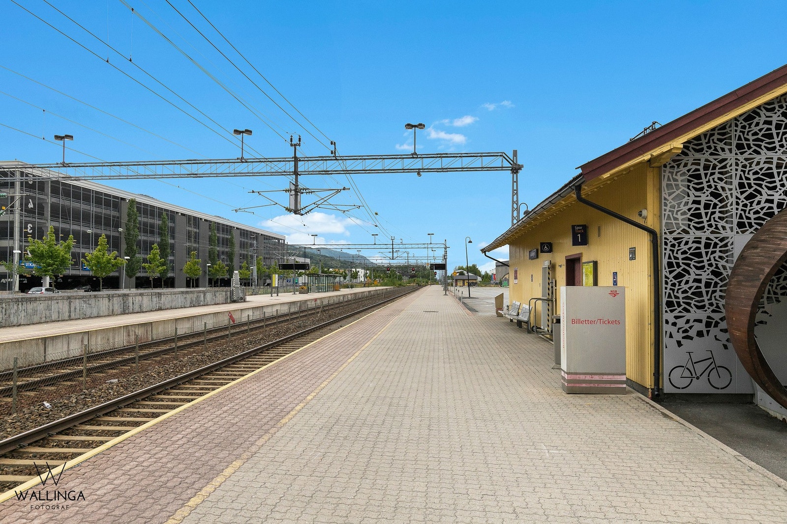 Det er rundt 10 minutters gange til Gulskogen stasjon, og herfra er det togavganger til både Kongsberg og Oslo én gang i timen. Galleribilde