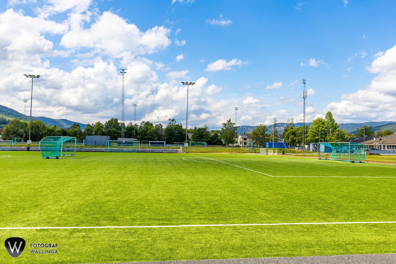 Det er flere fotballbaner på Gulskogen Galleribilde