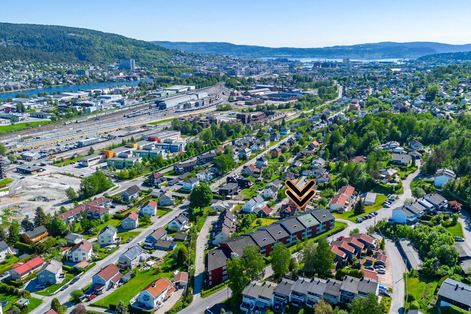 Fra Gulskogen kan du ta både buss og tog. Galleribilde