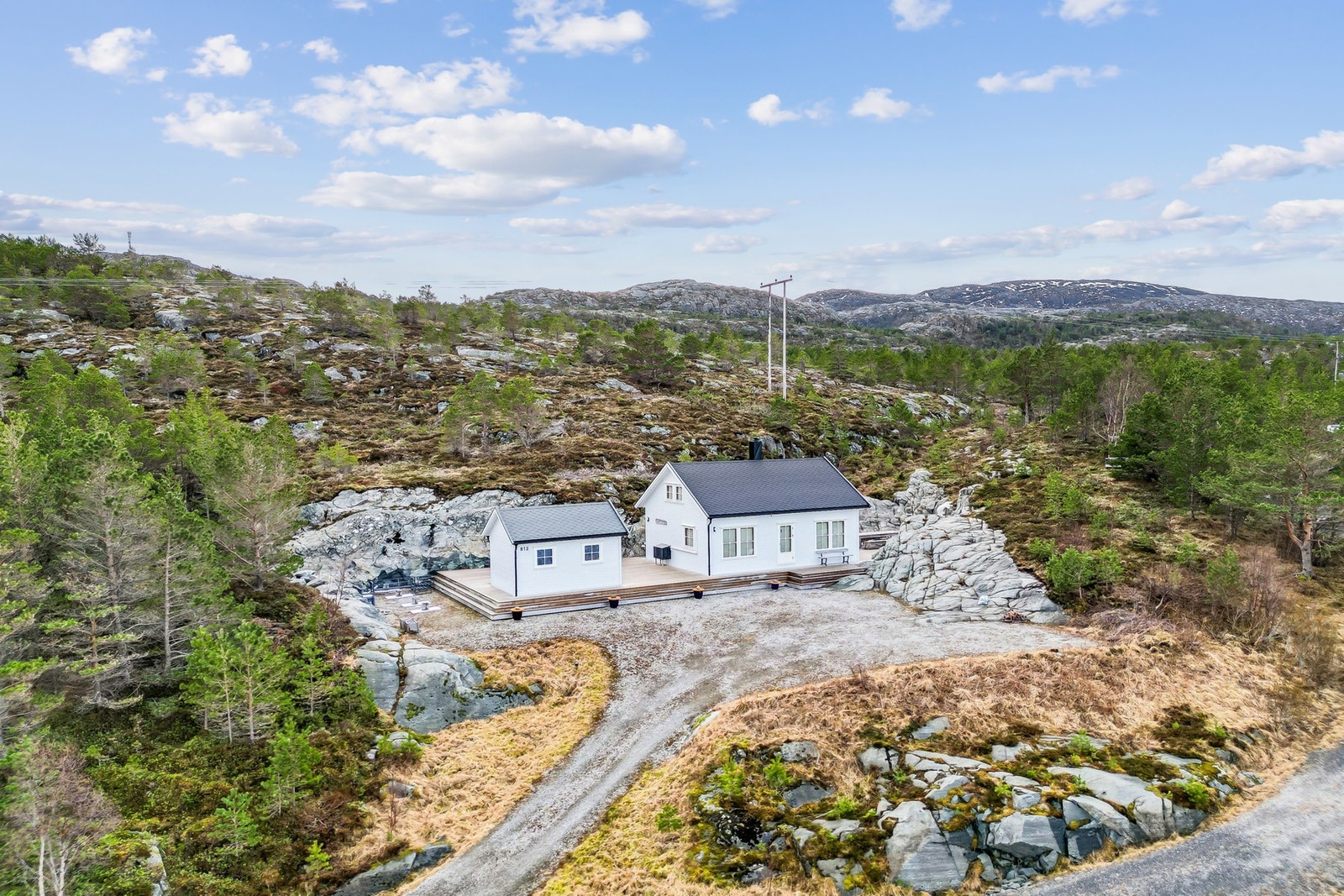 Det er bilvei helt frem til eiendommen Galleribilde