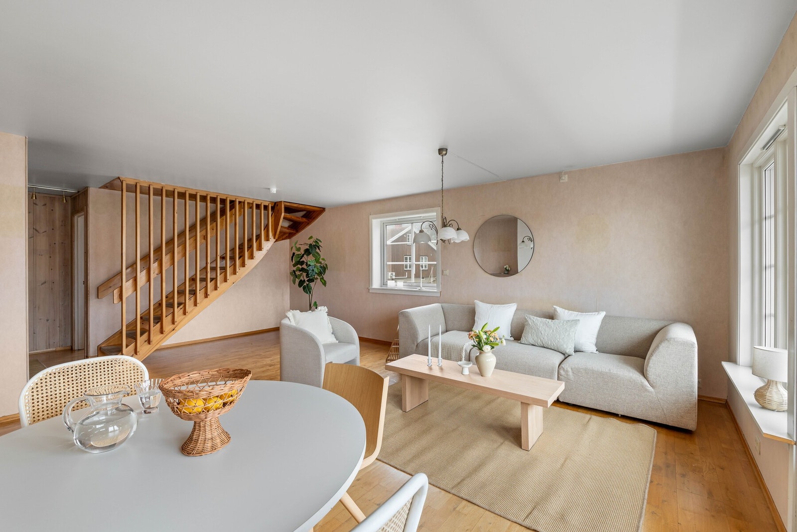 Dette gir samtidig gode muligheter for ny eier til å oppgradere boligen etter egne ønsker og behov. Galleribilde